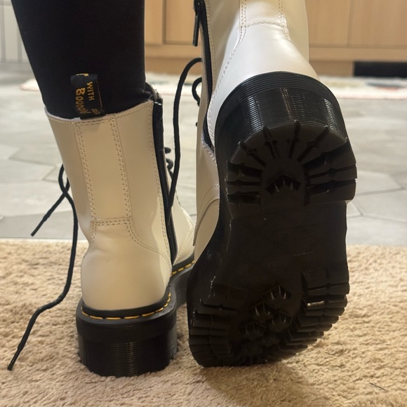 Dr. Martens White Leather Boots with Black Laces - Picture 9 of 9